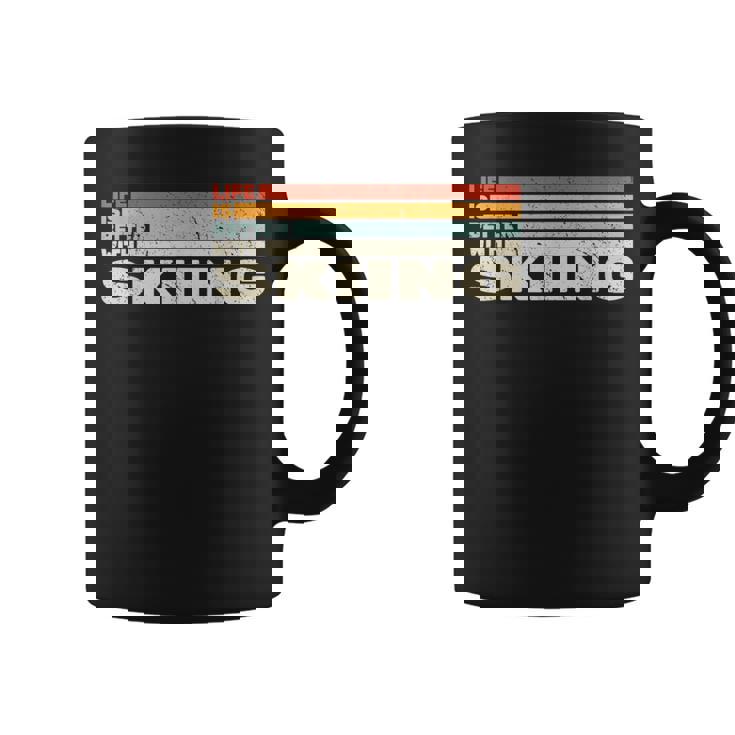 スキースノースキーヤーとレトロなスノウスキーで人生はより良い。 コーヒーマグ