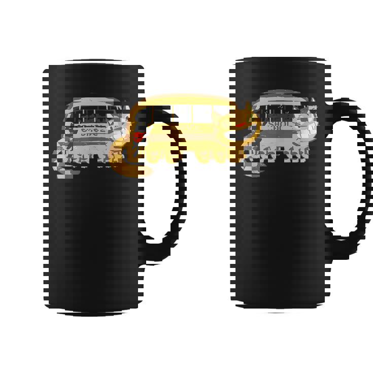 スクールキャットバスに向かうキャットバスの猫たち コーヒーマグ