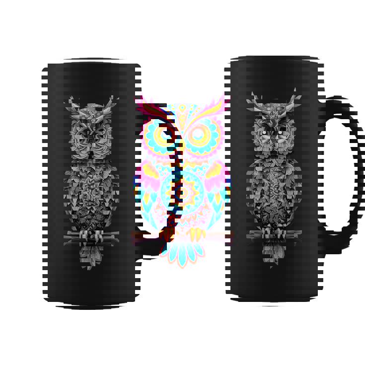 ストリートアートファンのためのストリートアートフクロウ、アーティストスプレー。 コーヒーマグ