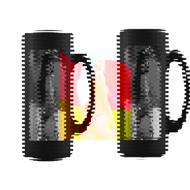 セクシーガールグラフィックtシャツ 「ビキニピンナップガール&ドイツ国旗」 コーヒーマグ