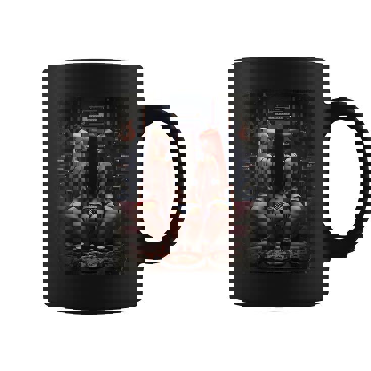 セクシーガールグラフィックtシャツ ホットガールズ&ギター 2 グランジ コーヒーマグ