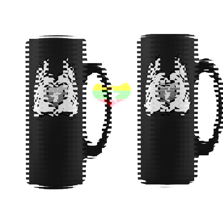 ハートを形作る漫画の手 ミャンマー国旗 コーヒーマグ