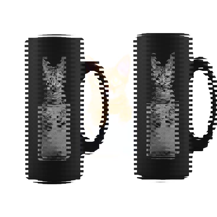 ポケットに入ったアビシニアン猫 コーヒーマグ