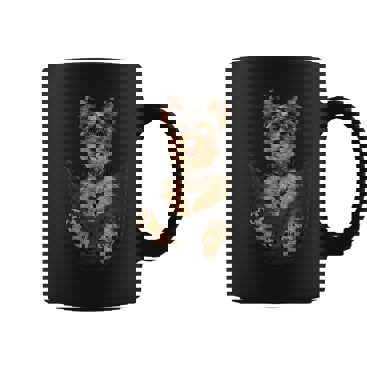 ヨークシャーテリアをポケットに入れて、ヨーキー犬愛好家に。 コーヒーマグ