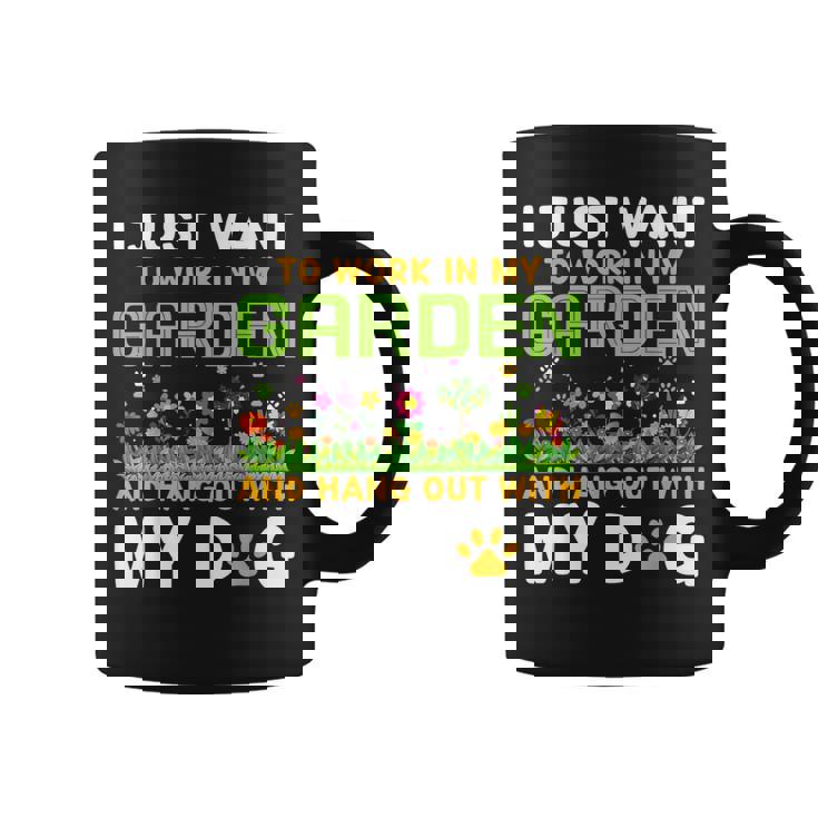 庭で働いて犬とたむろしたい コーヒーマグ