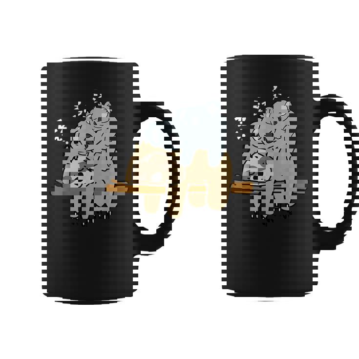 眠っているかわいい怠け者ナマケモノ ベビーコアラ ママベア昼寝 コーヒーマグ