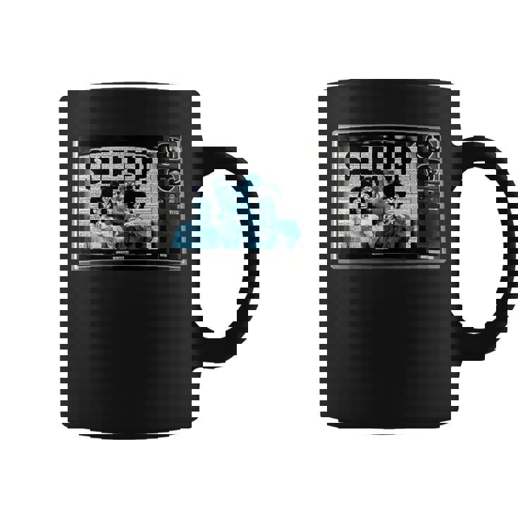 私たちのお気に入りの1980年代映画「Sleep They Live」からの引用 コーヒーマグ