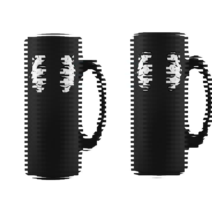 胸に手を当てる コーヒーマグ