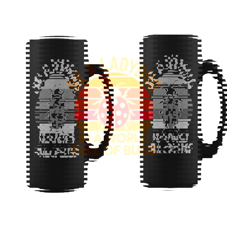 虫だらけの世界でてんとう虫になろう レトロなてんとう虫 コーヒーマグ