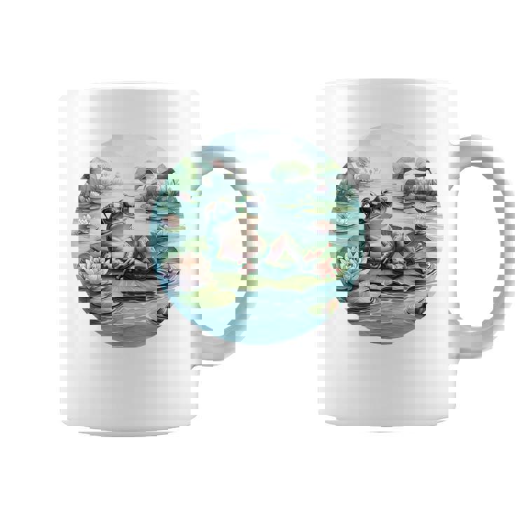 「池でリラックス」 – スイレンの上にサングラスをかけたカエル コーヒーマグ