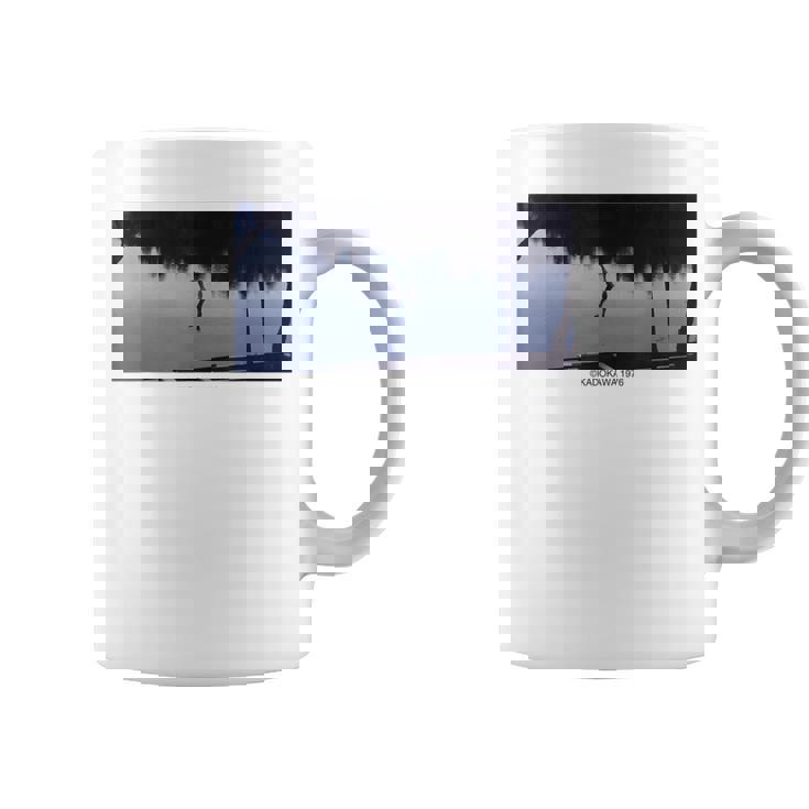 「犬神家の一族」逆さ足ショット コーヒーマグ