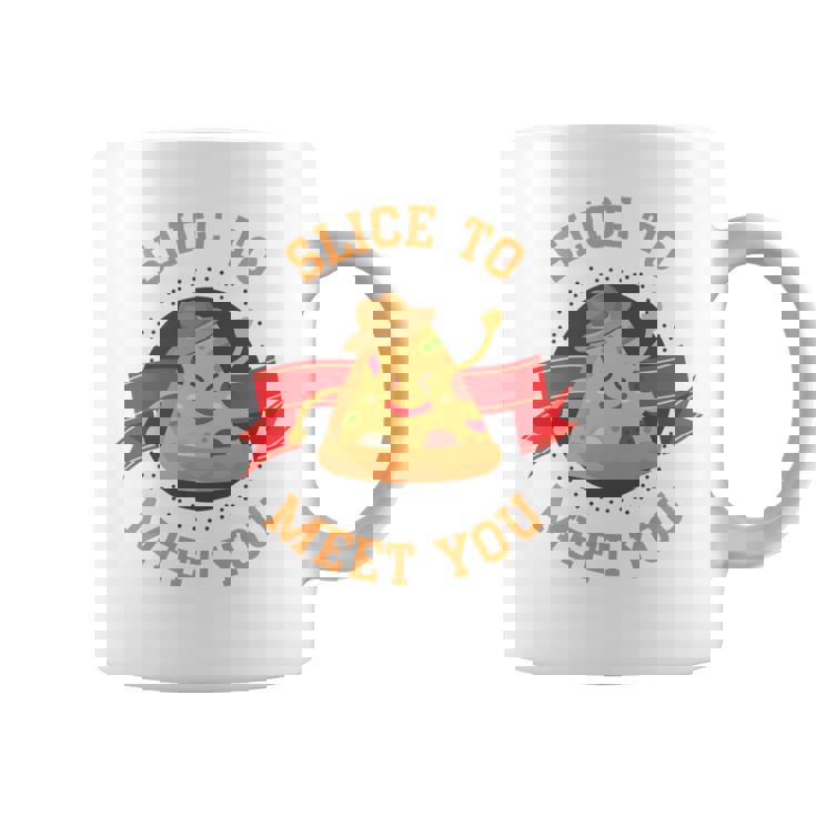 あなたに会うためにチーズクラストとスライス用のスライスが入ったピザ。 長袖tシャツ コーヒーマグ