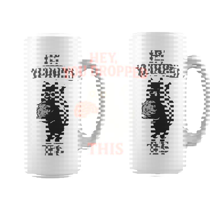 この脳みそのかわいい黒猫のミームを落とした 長袖tシャツ コーヒーマグ