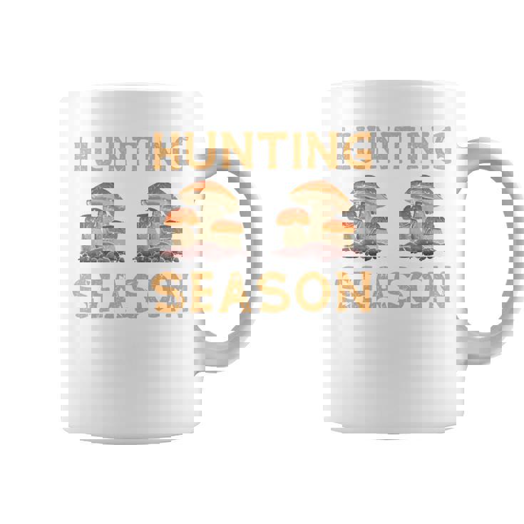 キノコ狩りの季節 長袖tシャツ コーヒーマグ