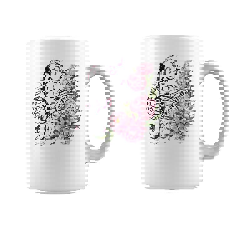 ピアノの鍵盤、音符、花 コーヒーマグ