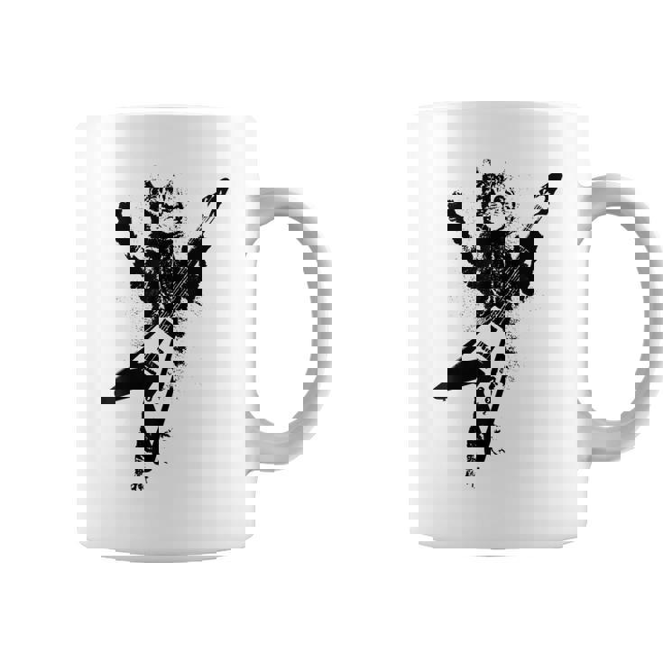 フライングvギターで遊ぶ猫 コーヒーマグ