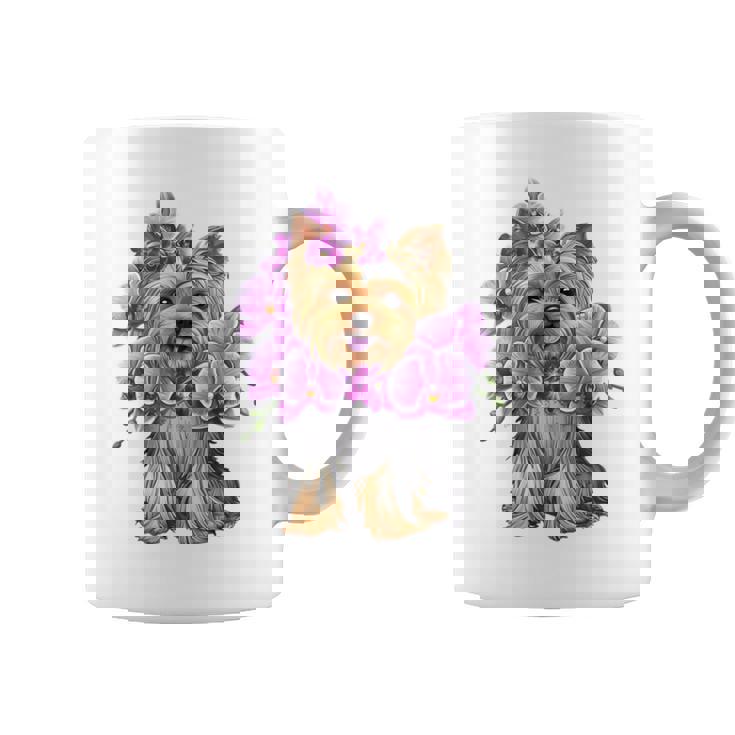 花を持つヨークシャー テリア 長袖tシャツ コーヒーマグ