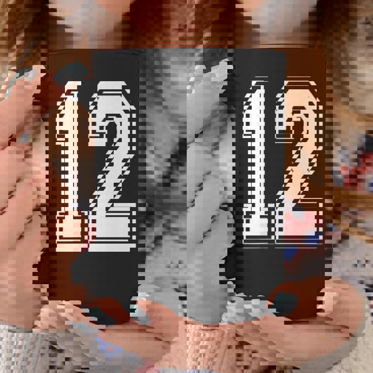 12番の前面と背面にホワイトのプリント。 コーヒーマグ 面白い贈り物