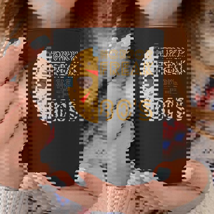 80年代以降のホラーフリーク、80年代スラッシャー映画 コーヒーマグ 面白い贈り物