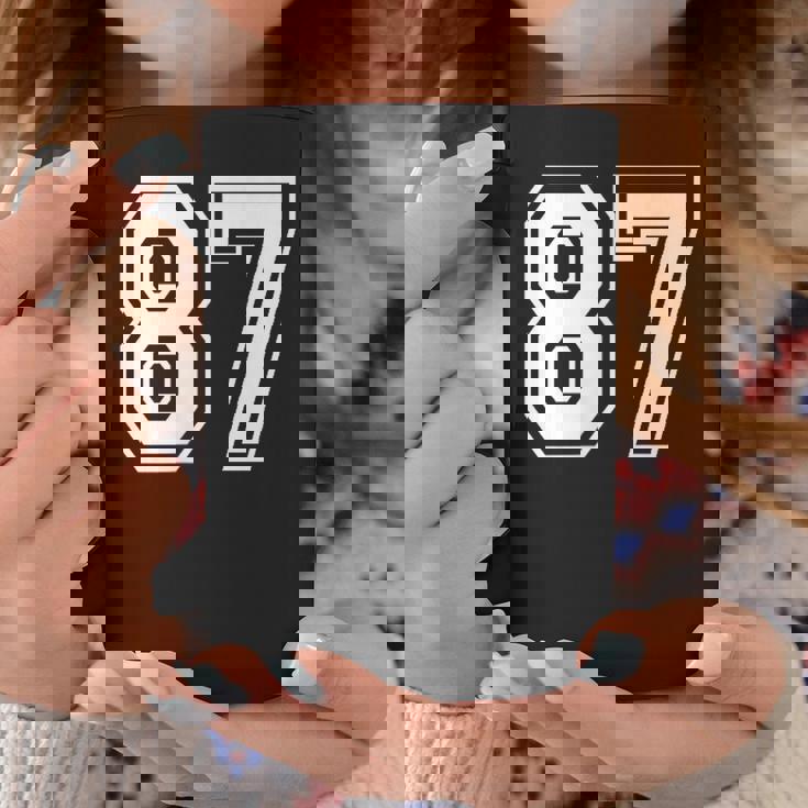 87番の前面と背面にホワイトのプリント。 コーヒーマグ 面白い贈り物