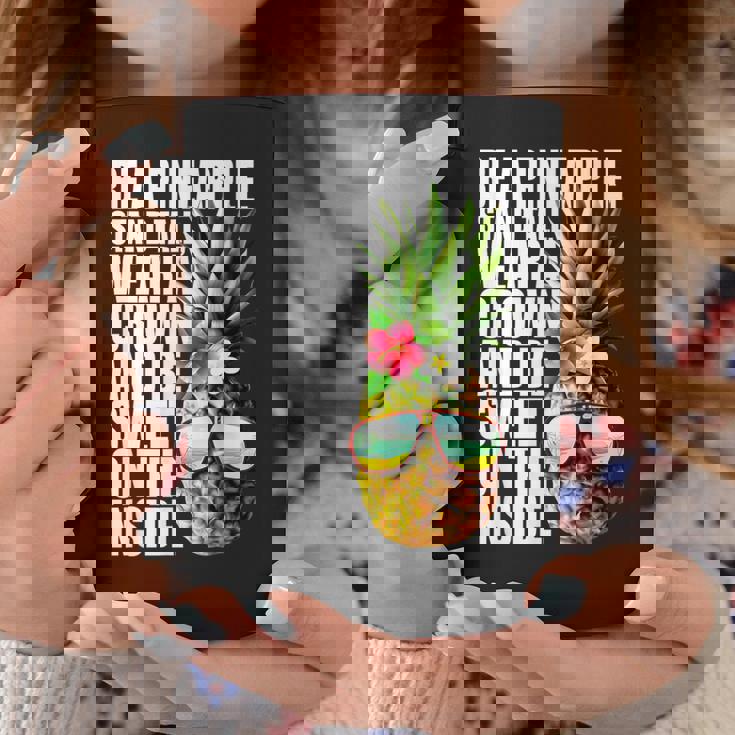Be A Pineapple Wear A Crownweet Inside アロハ・ハワイパイナップル コーヒーマグ 面白い贈り物