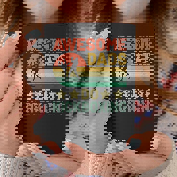 Awesome Dads Do キックボクシング キックボックス キックボクサー コーヒーマグ 面白い贈り物