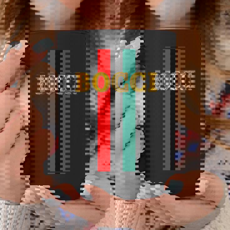 Bocci ぼっち《フェイクゴールド ロゴ》緑 赤 ライン【変なデザイン屋さん】陰キャ オタク ブランド パロディ 面白 コーヒーマグ 面白い贈り物