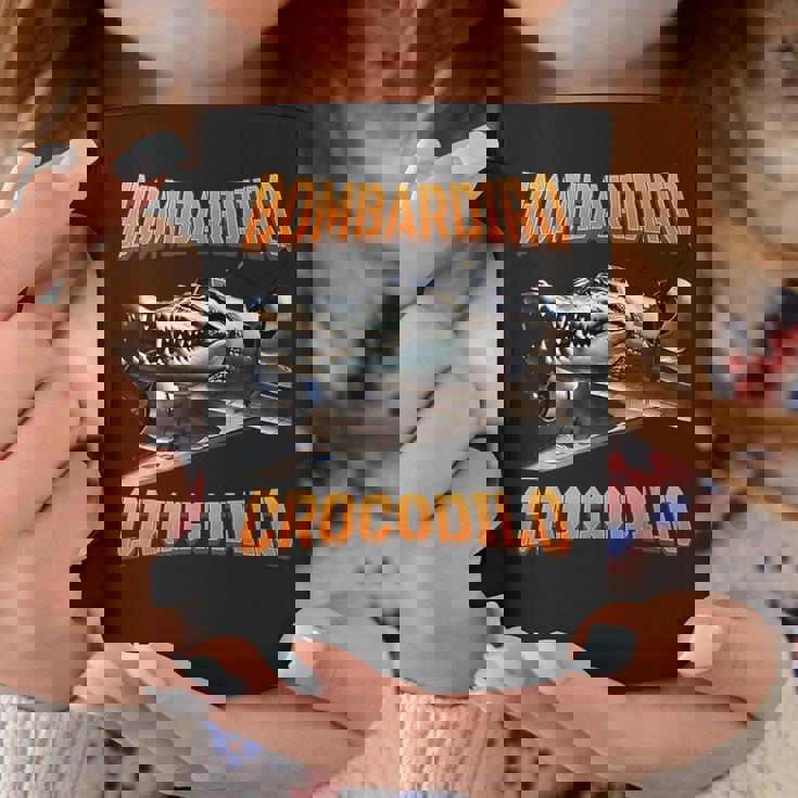 Bombardino Crocodilo イタリアンブレインロットミーム コーヒーマグ 面白い贈り物