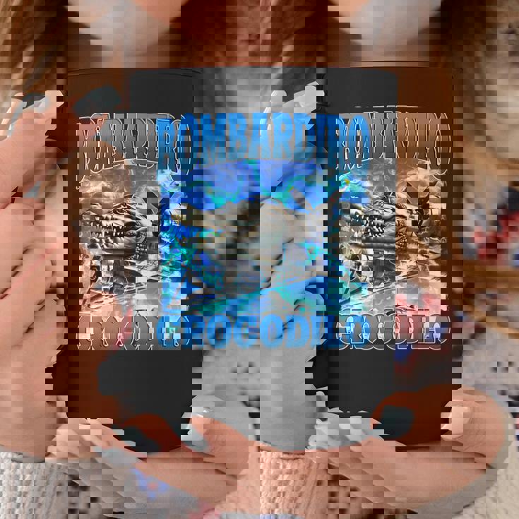 Bombardiro Crocodilo 面白い イタリアン ブレイン ミーム ブーツレッグ コーヒーマグ 面白い贈り物