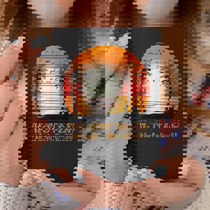 The Cove Beach Cape May New Jersey ビンテージ サンセット レトロ 太陽 コーヒーマグ 面白い贈り物