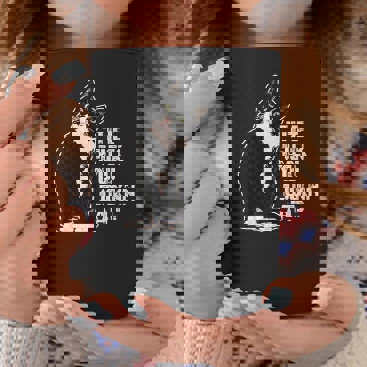 The Fuck You Lookin At 猫好きのための面白い下品なノベルティ コーヒーマグ 面白い贈り物