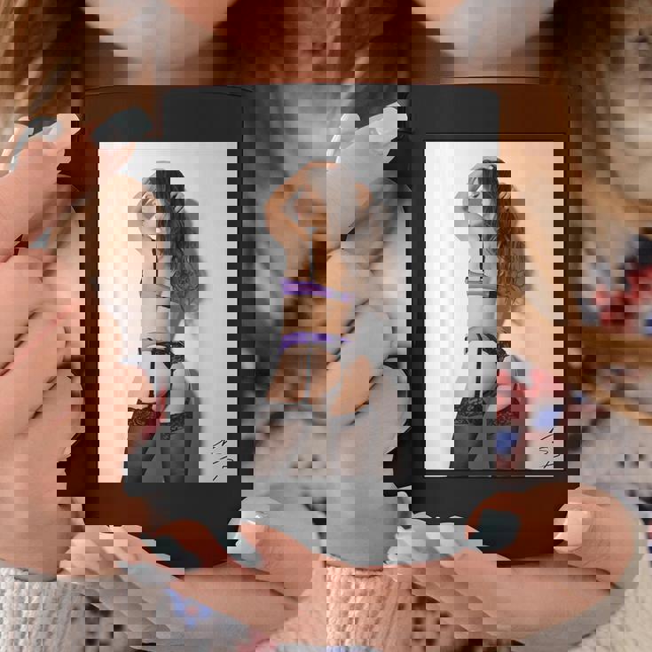 Hot Girl On 男性用 紫のセクシーなモデル コーヒーマグ 面白い贈り物