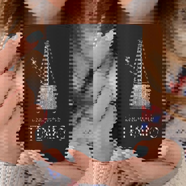 In Tempo Music Metronome テンポで-音楽-メトロノーム-指揮者-ミュージシャン コーヒーマグ 面白い贈り物