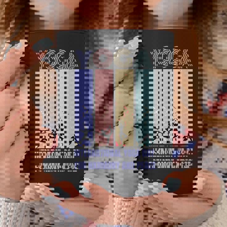 International Yoga Day For Harmony And Peace コーヒーマグ 面白い贈り物