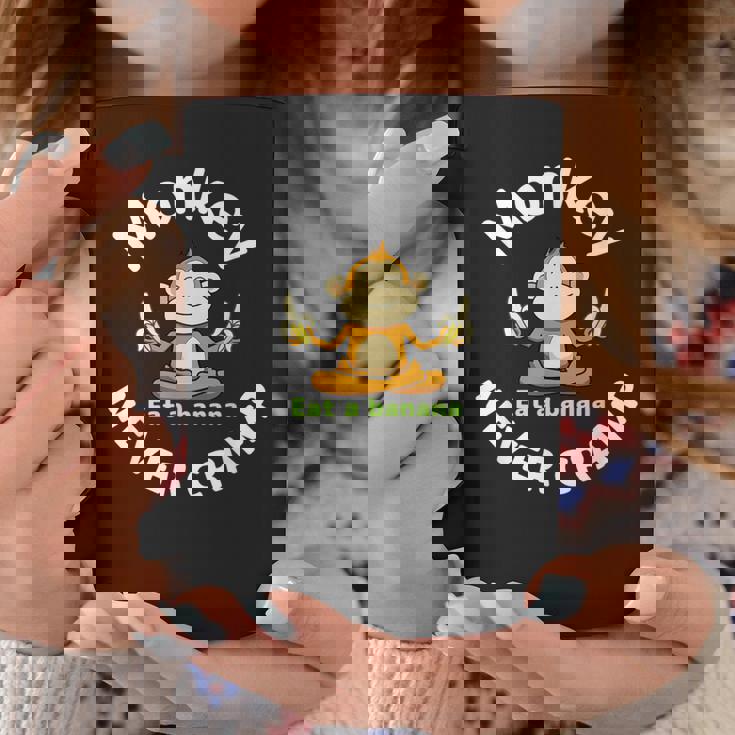 Monkey Never Cramp Eat A Banana コーヒーマグ 面白い贈り物