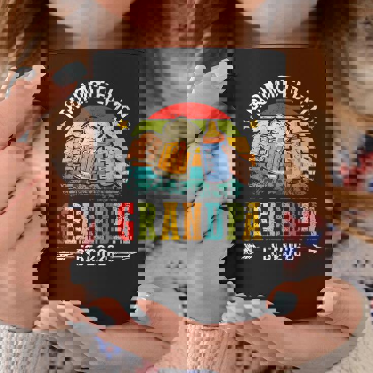 メンズ Promoted To Grandpa Est 2026 Dad To Be コーヒーマグ 面白い贈り物