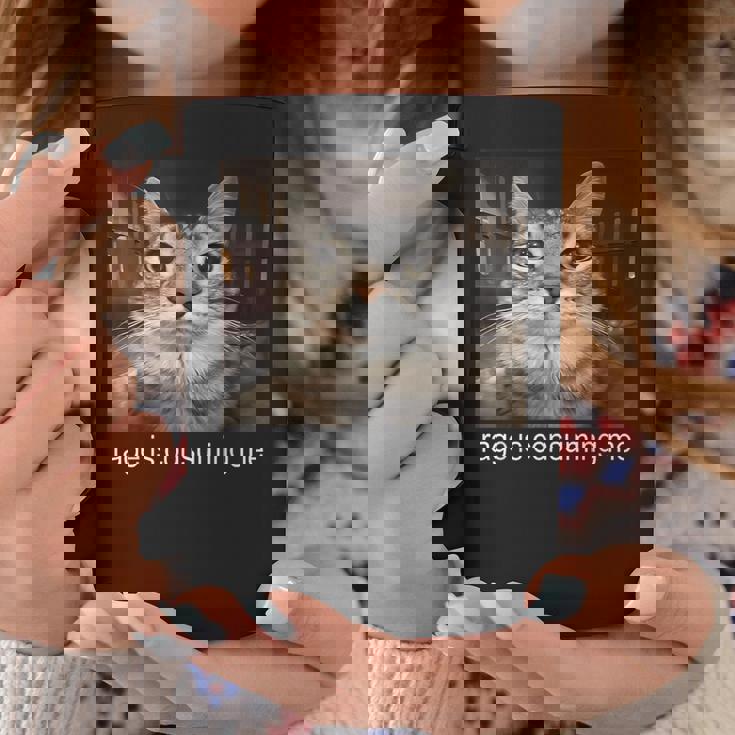 Rage Is Consuming Me 愚かな凝視猫ミーム コーヒーマグ 面白い贈り物