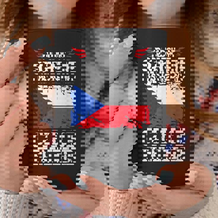 Raised By A Czech Father Father's Day Czech Republic Flag コーヒーマグ 面白い贈り物