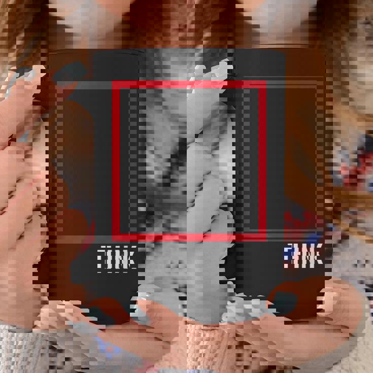 Think Outside The Box 哲学者、本好き、オタクのためのデザイン コーヒーマグ 面白い贈り物