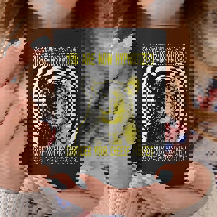 あなたは今、催眠術をかけられた日本ネズミです。 コーヒーマグ 面白い贈り物