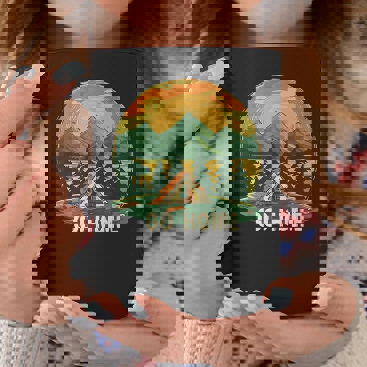 おかしなゴー・ホーム・セイングとテントのネイチャーコスチューム。 コーヒーマグ 面白い贈り物