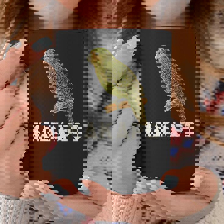 かわいいカカポの鳥が木に座っている コーヒーマグ 面白い贈り物