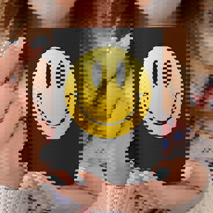イエロー スマイル ハッピー ピース スマイル フェイス かわいい ユーモア すごい コーヒーマグ 面白い贈り物
