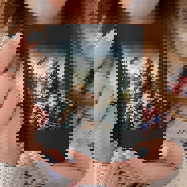 エイリアンホールディングヒューマンベイビーufo地球外接触tシャツ コーヒーマグ 面白い贈り物