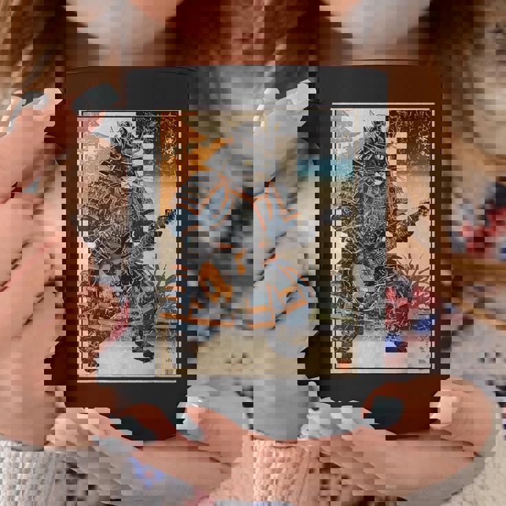 エレキギターを弾く日本の侍猫 浮世墨アート コーヒーマグ 面白い贈り物