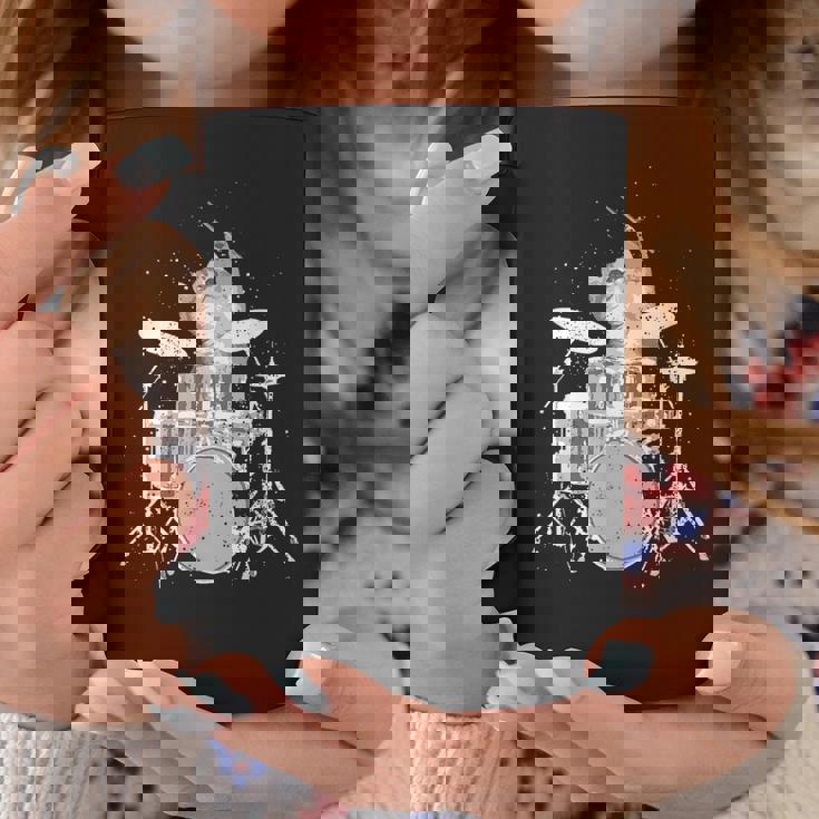 キュートで面白い猫のドラマー ドラムを弾くパンク ロックスター グラフィック コーヒーマグ 面白い贈り物