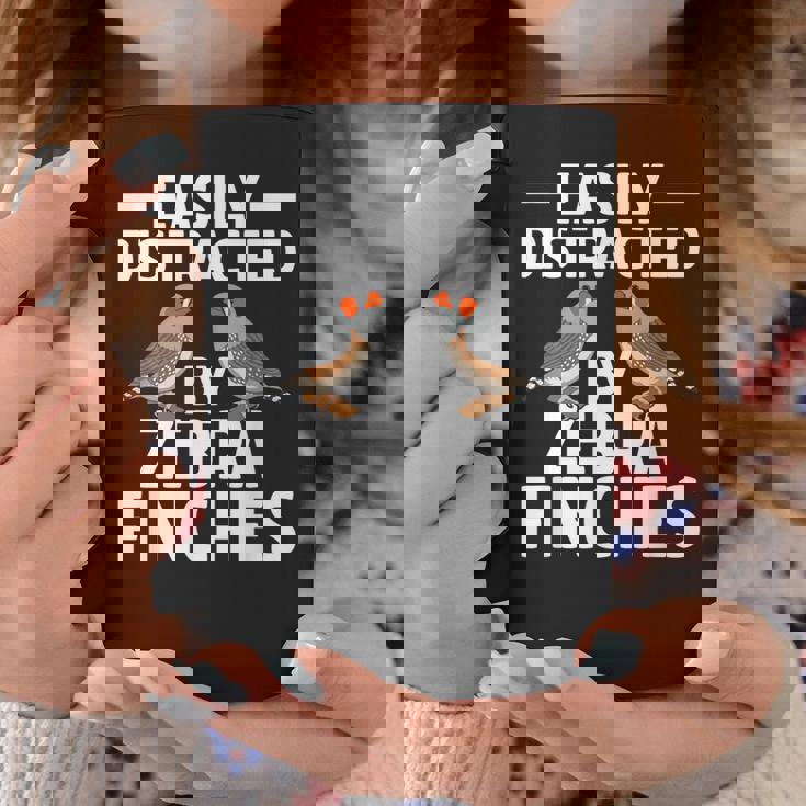 キンカチョウの飼育員はキンカチョウに気をそらされやすい コーヒーマグ 面白い贈り物