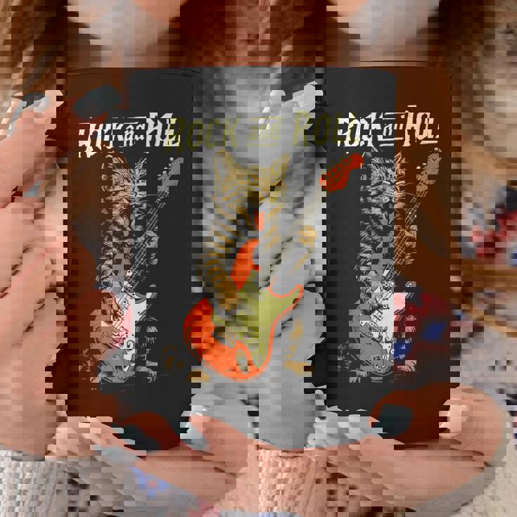 ギターを弾くロックな猫 音楽好き猫好き向けデザイン コーヒーマグ 面白い贈り物