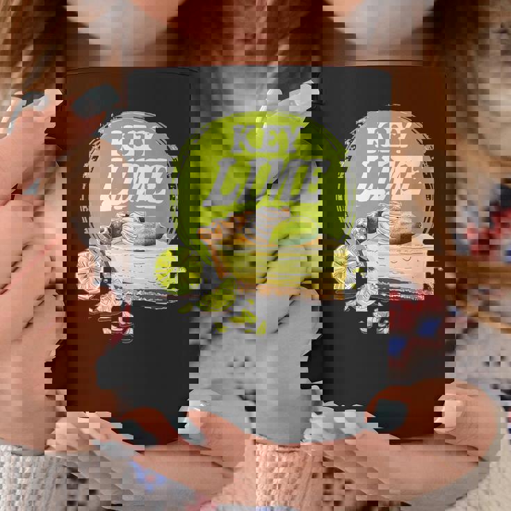 クラシックなデザート愛好家のための素晴らしいキーライムパイ。 コーヒーマグ 面白い贈り物