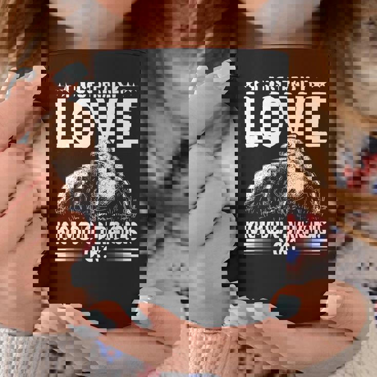 コモドドラゴンが大好き オーナー野生動物 コモドドラゴン コーヒーマグ 面白い贈り物